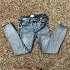 Pistola Women’s Arielle Skinny‎ Scissor Cut Hem Jean Size 25